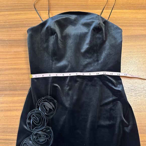 Amanda Uprichard Black Velvet Wolfe Gown, $312 currently on Revolve, NWT Small - Picture 8 of 11